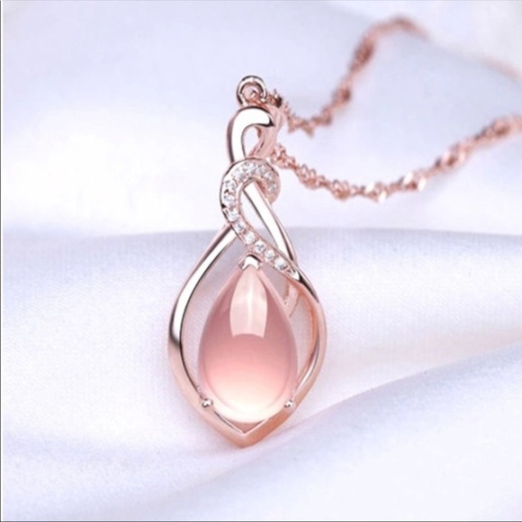 Farah Jewelry Jewelry - Lotus opal crystal Rose gold plated Necklace
